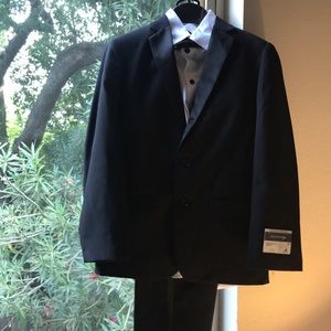 Van Heusen 4 piece suit for kids size 12 Regular